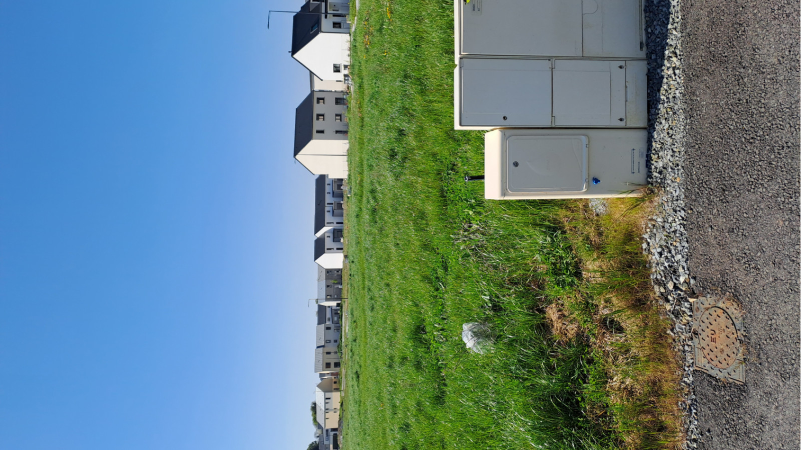 Terrain constructible de 340m2 à Feins