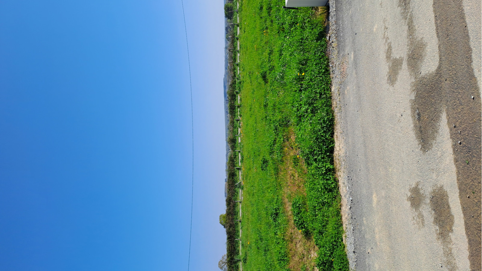 Terrain constructible de 406m2 à Brécé