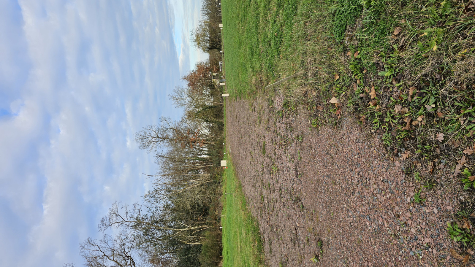 Terrain constructible de 545m2 à Gennes-Val-de-Loire