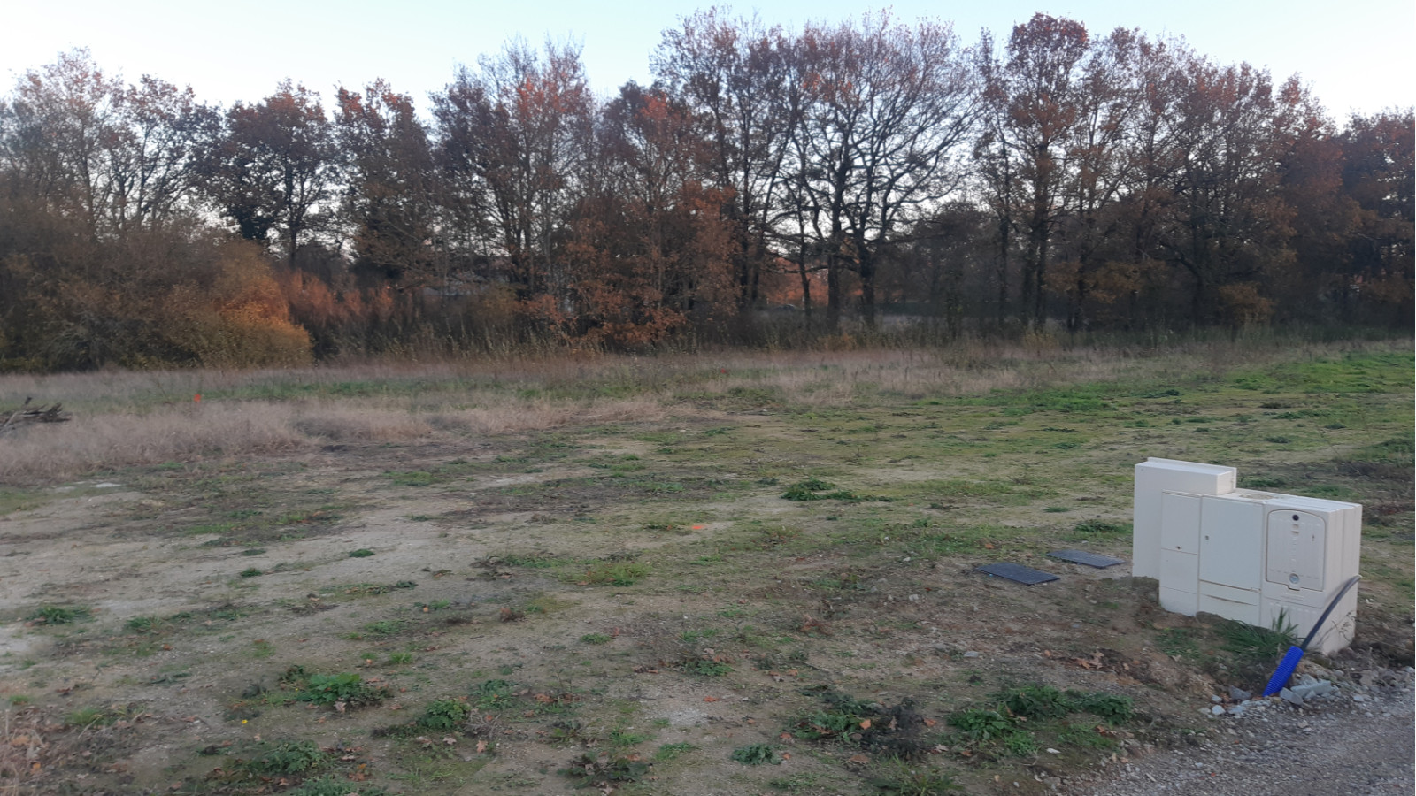 Terrain constructible de 333m2 à Torcé