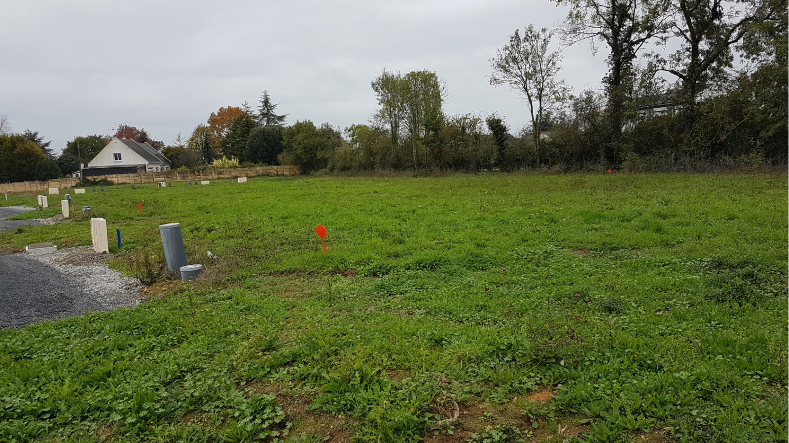 Terrain constructible de 385m2 à Joué-sur-Erdre