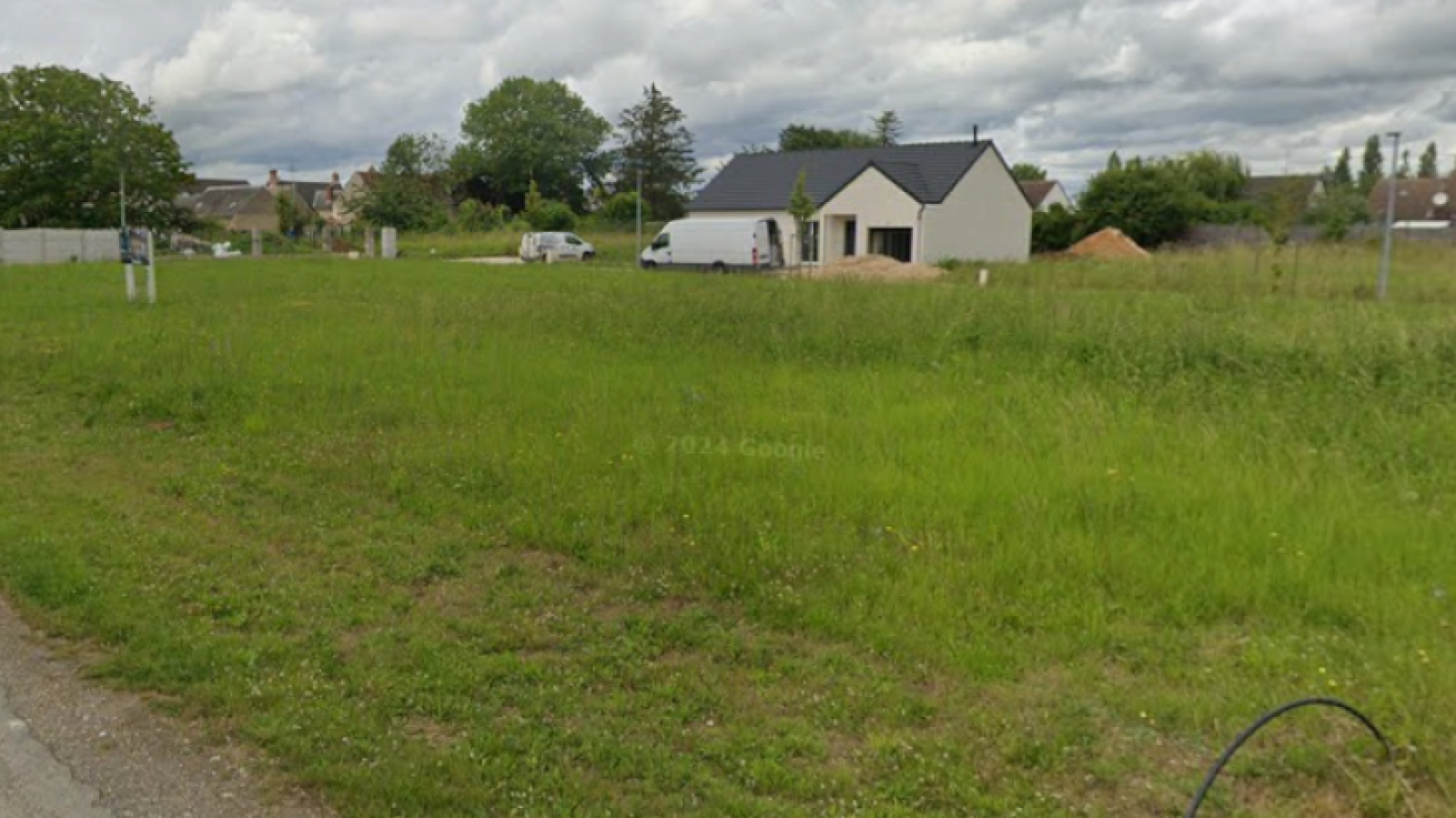 Terrain constructible de 653m2 à Bricy