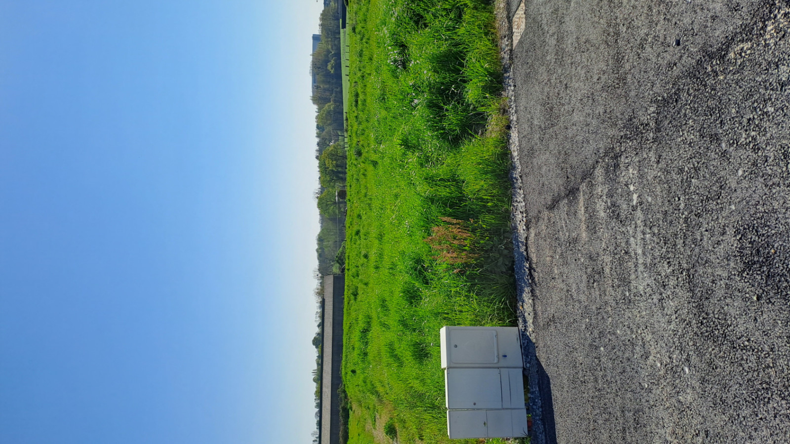 Terrain constructible de 402m2 à Crevin