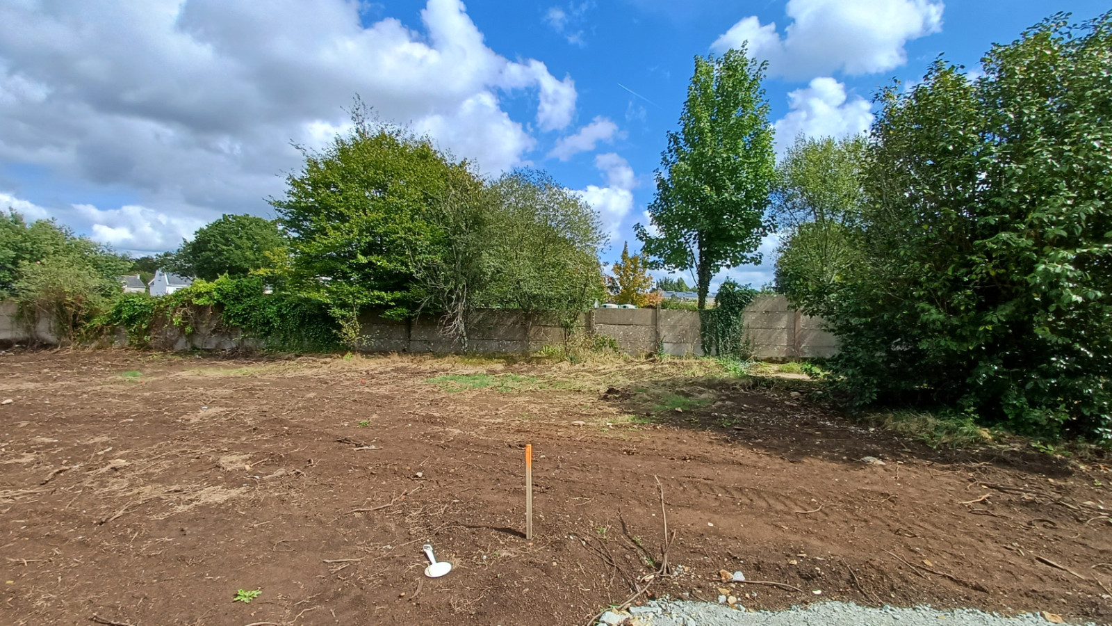Terrain constructible de 410m2 à Molac