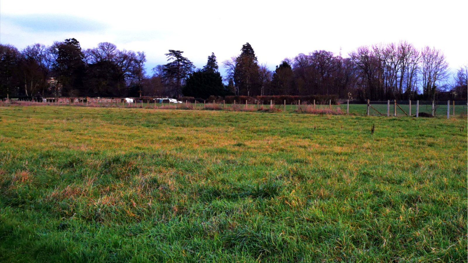 Terrain constructible de 942m2 à Sainte-Maure-de-Touraine