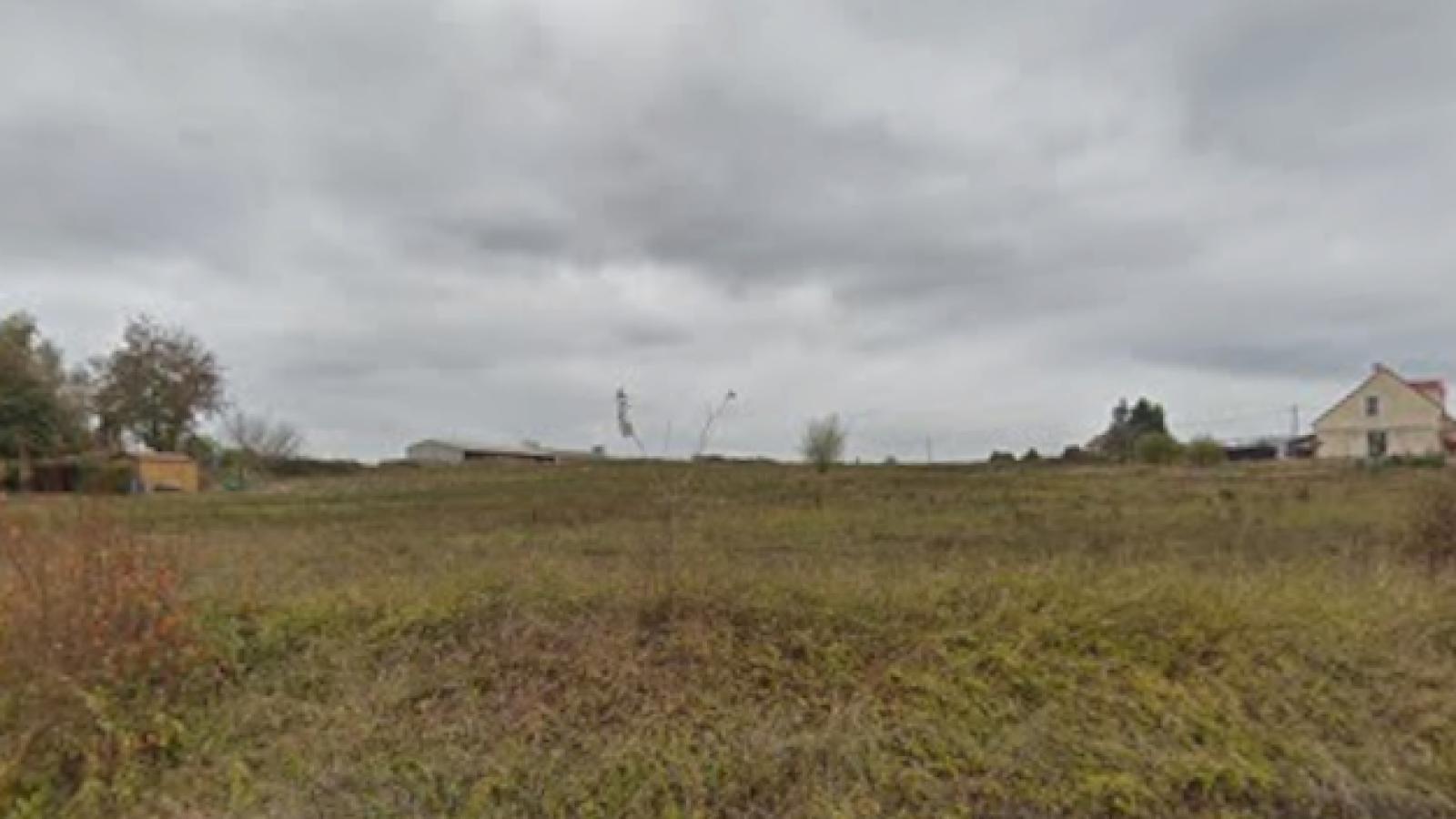 Terrain constructible de 754m2 à Poncey-lès-Athée