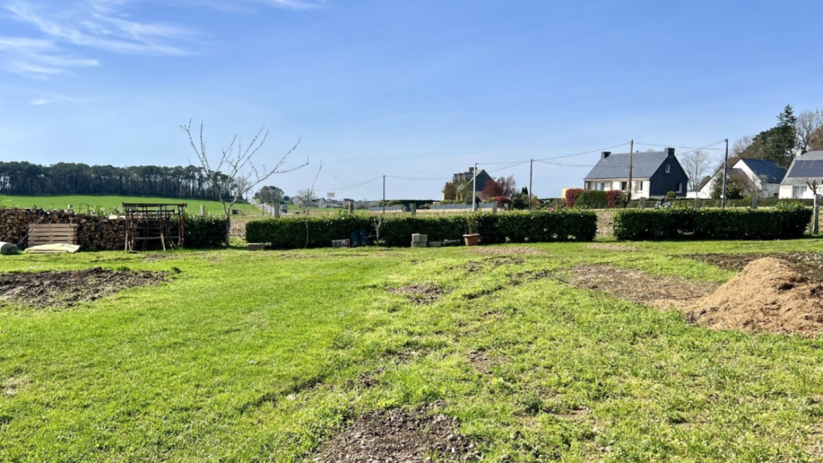 Terrain constructible de 400m2 à Kergrist