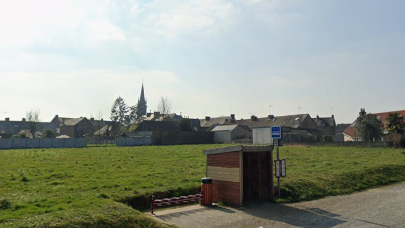 Terrain constructible de 406m2 à Rannée