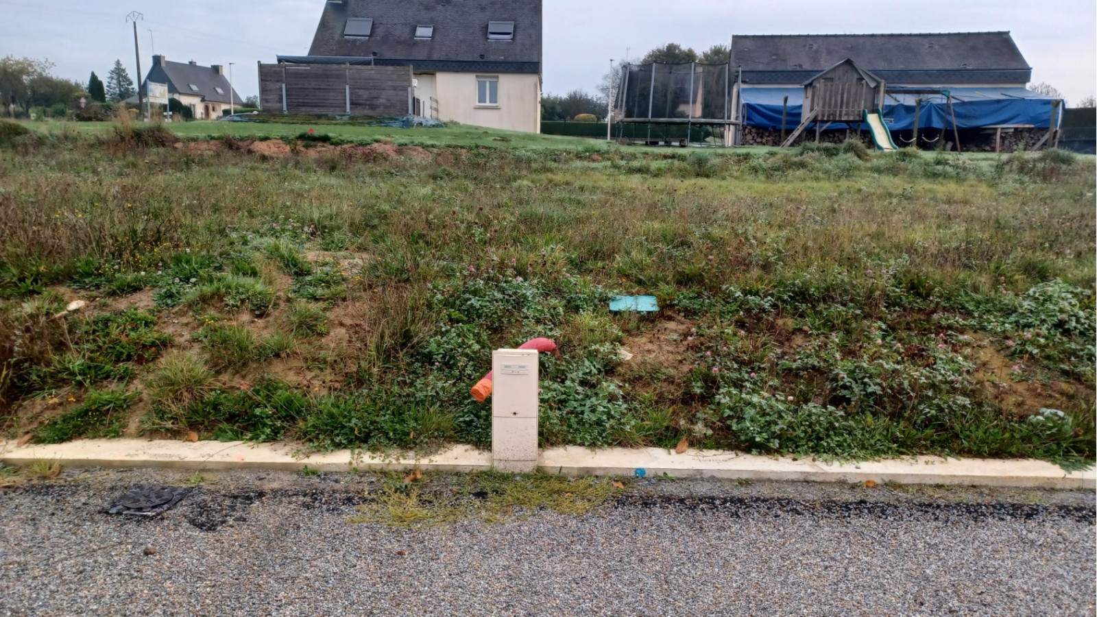 Terrain constructible de 178m2 à Combourg