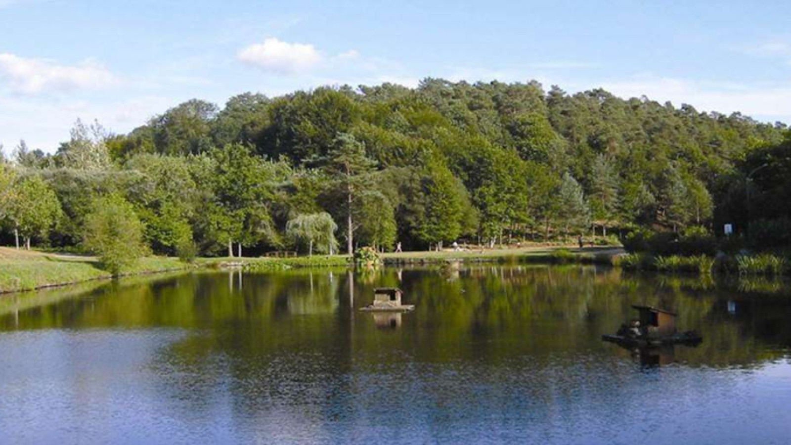 Terrain constructible de 387m2 à Camors