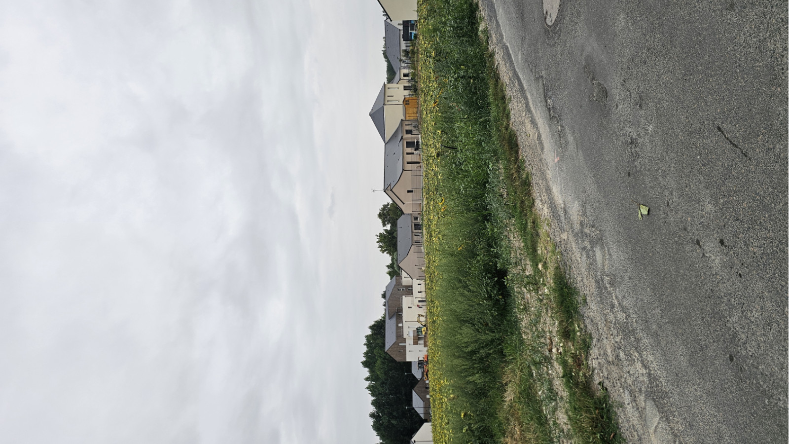 Terrain constructible de 513m2 à Distré