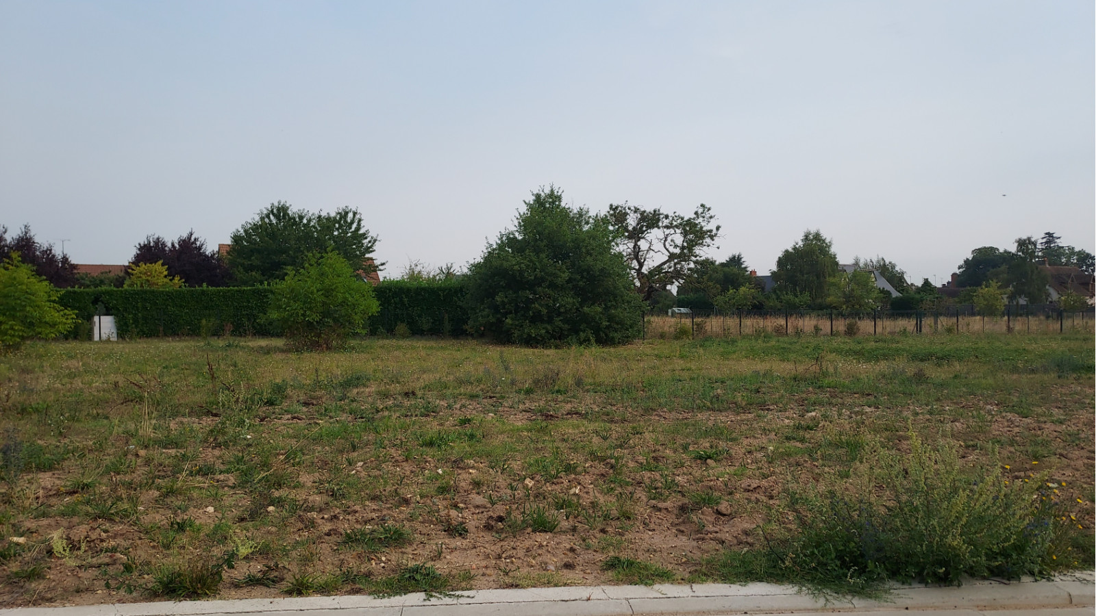 Terrain constructible de 586m2 à Vineuil