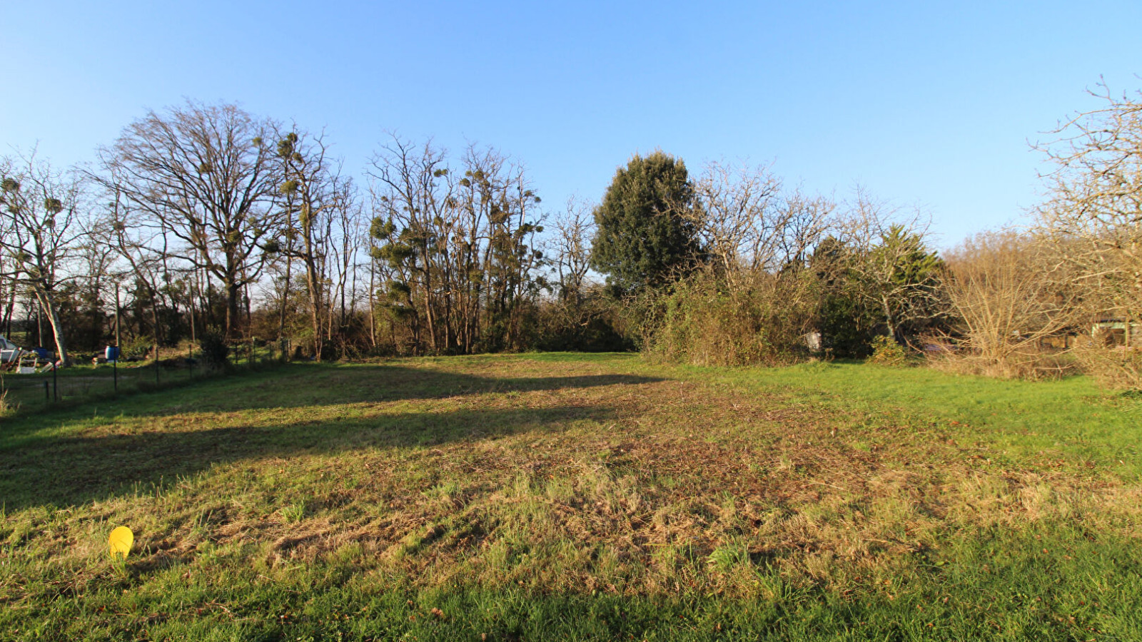 Terrain constructible de 3100m2 à Noyers-sur-Cher