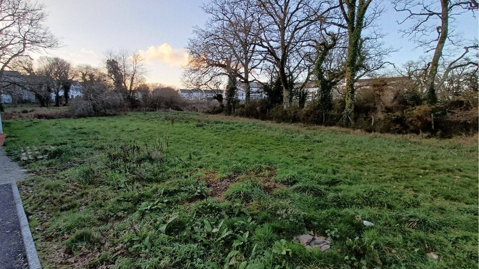 Terrain constructible de 484m2 à Surzur