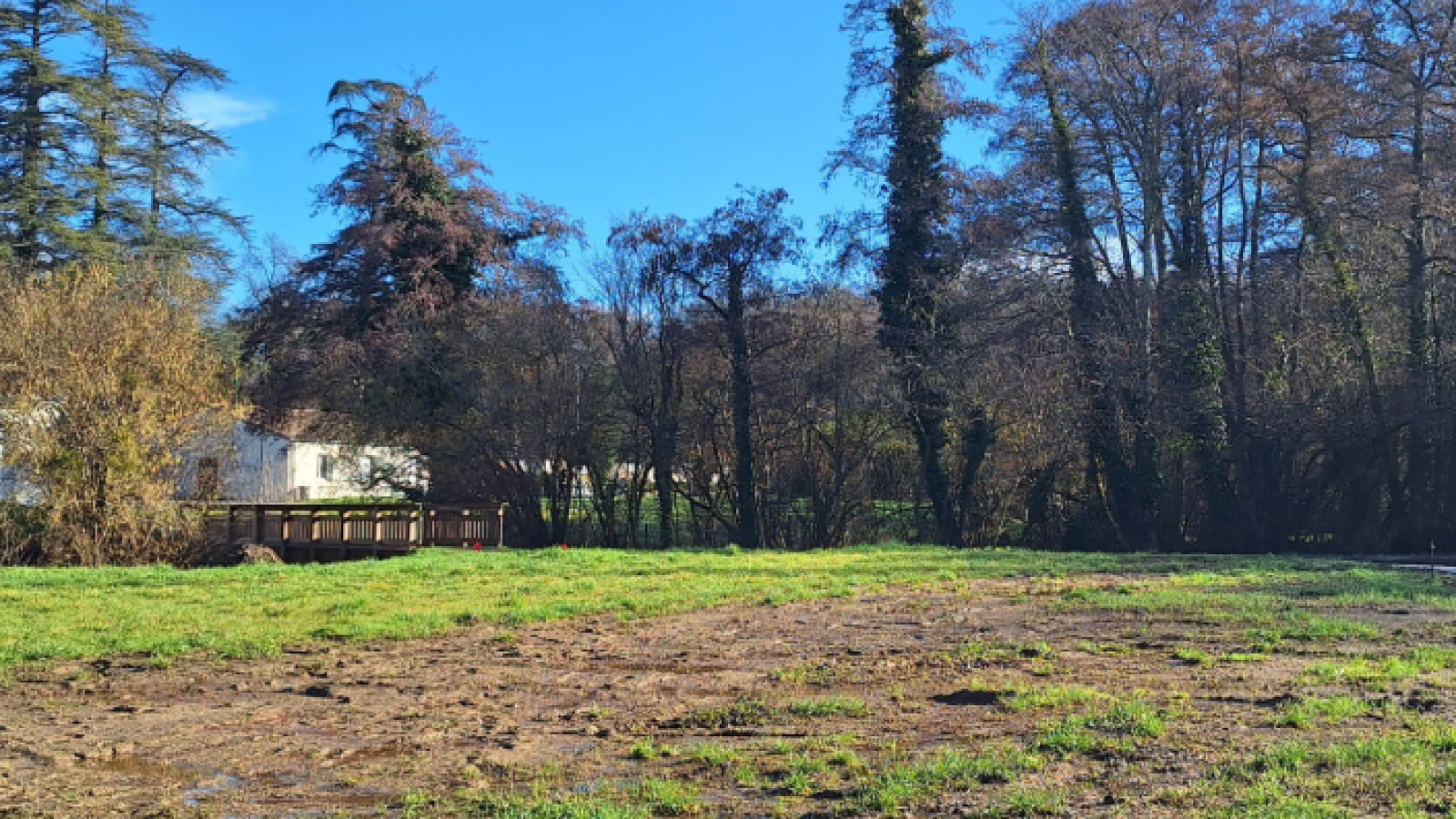 Terrain constructible de 797m2 à Carignan-de-Bordeaux