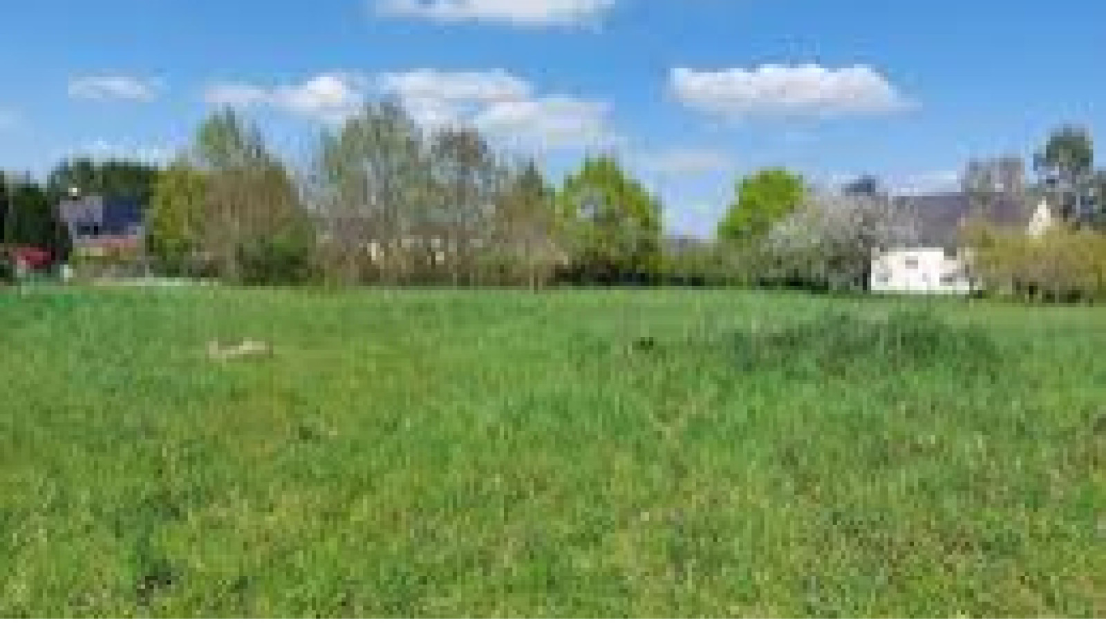 Terrain constructible de 301m2 à Cléguer