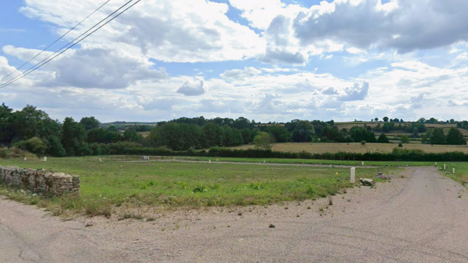 Terrain constructible de 814m2 à Précy-sous-Thil