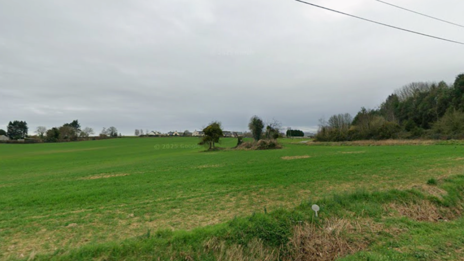 Terrain constructible de 300m2 à Chanteloup