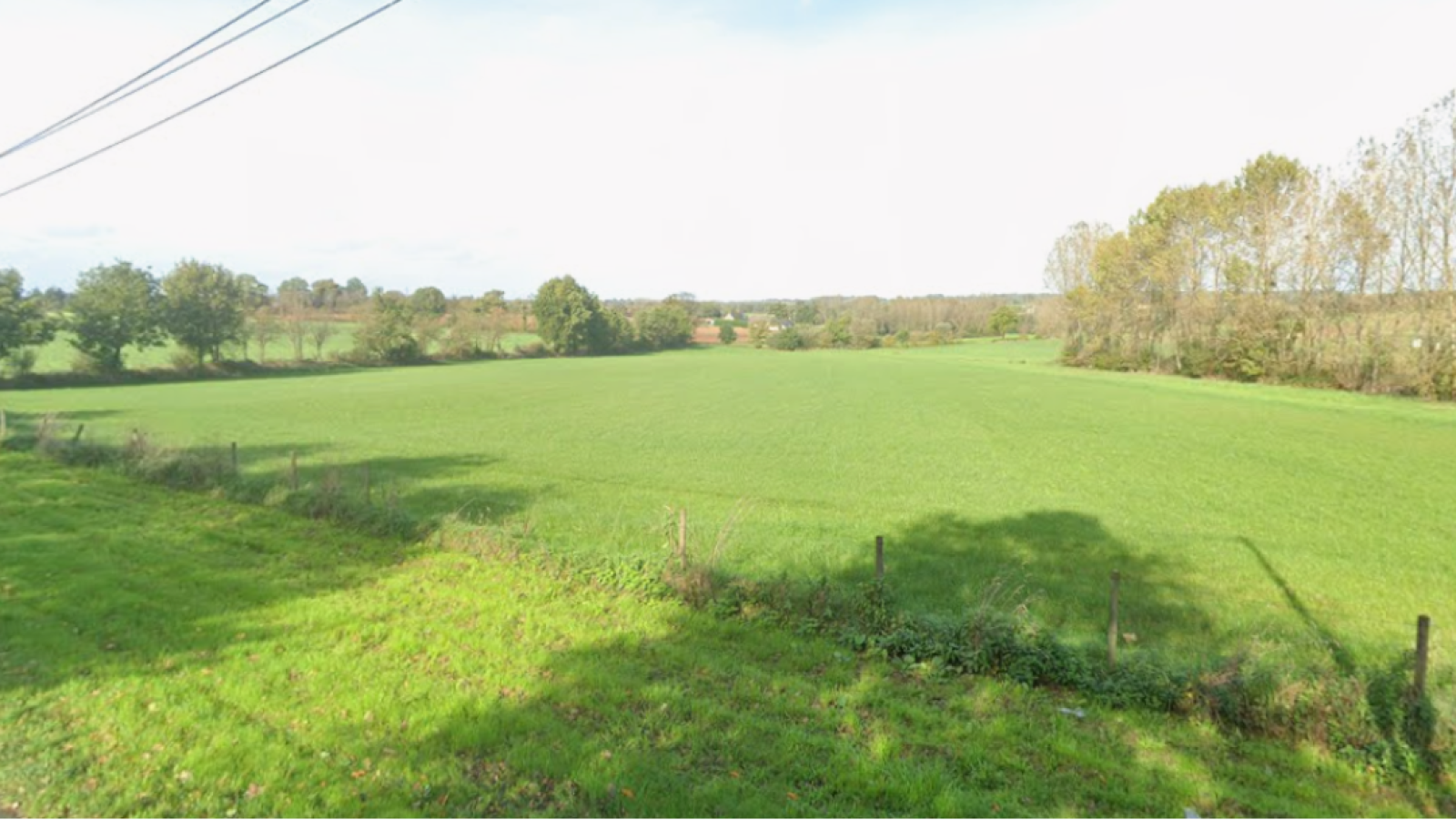 Terrain constructible de 383m2 à Erbrée