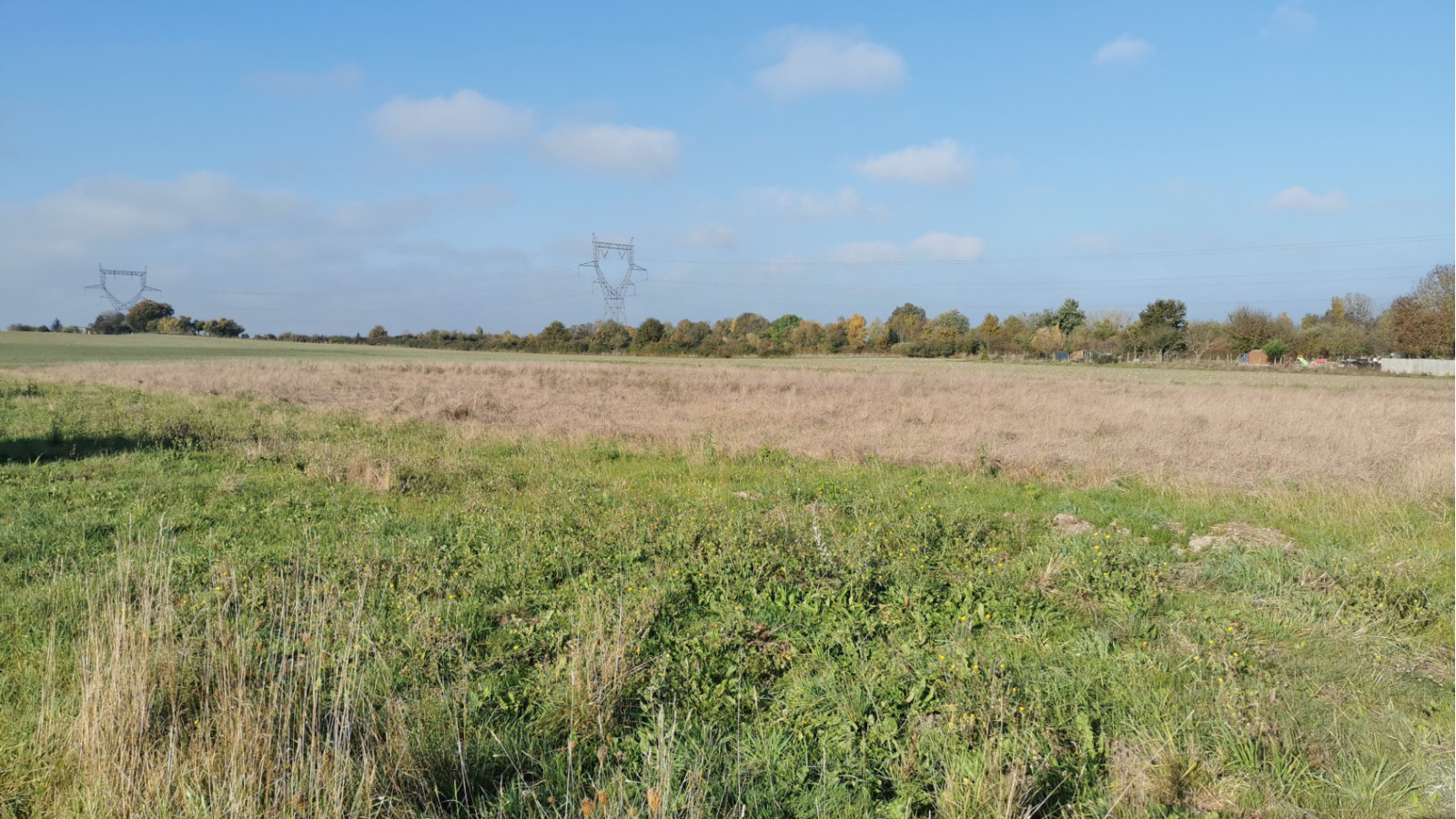 Terrain constructible de 379m2 à Pernay