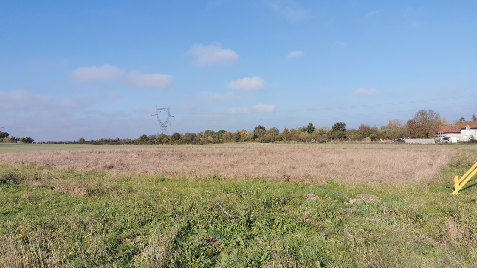 Terrain constructible de 407m2 à Pernay
