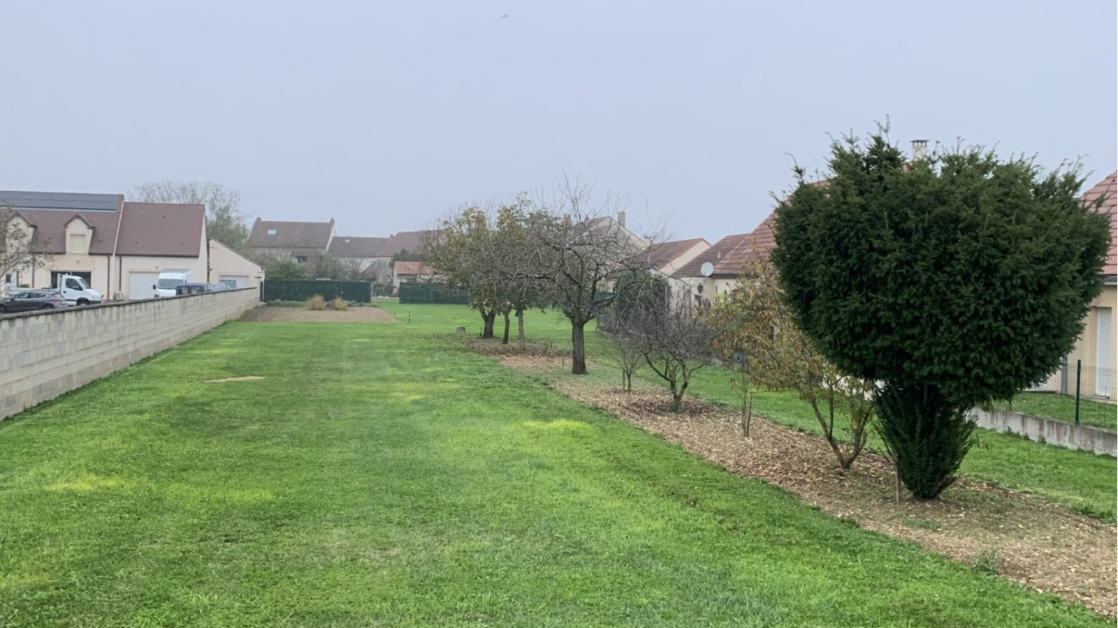 Terrain constructible de 1572m2 à Quincey