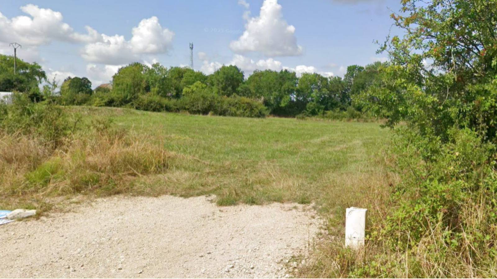 Terrain constructible de 957m2 à Semur-en-Auxois