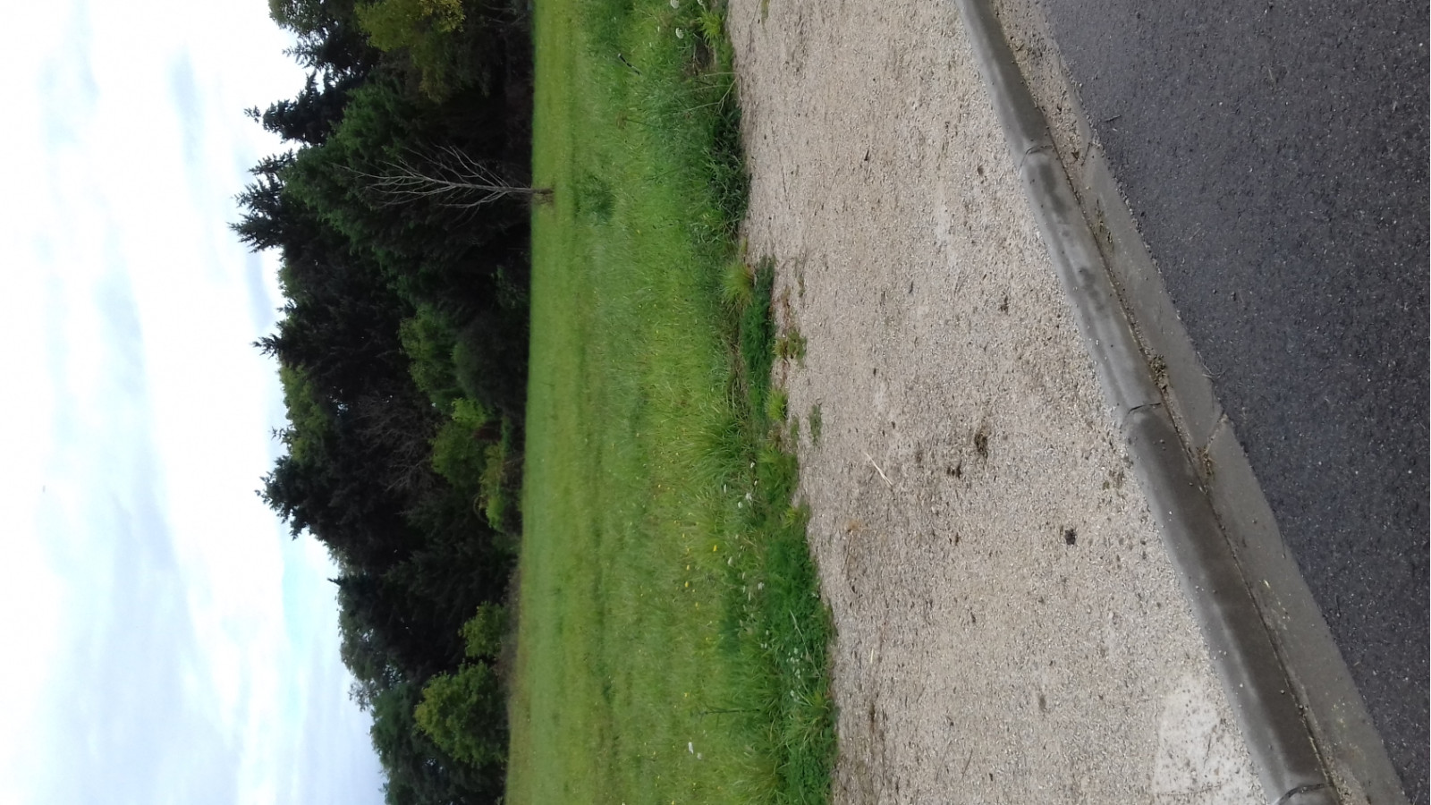 Terrain constructible de 410m2 à Aufferville