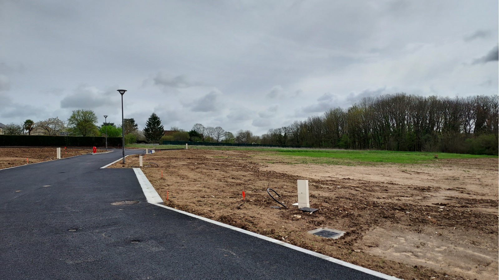 Terrain constructible de 750m2 à Saint-Amand-Longpré