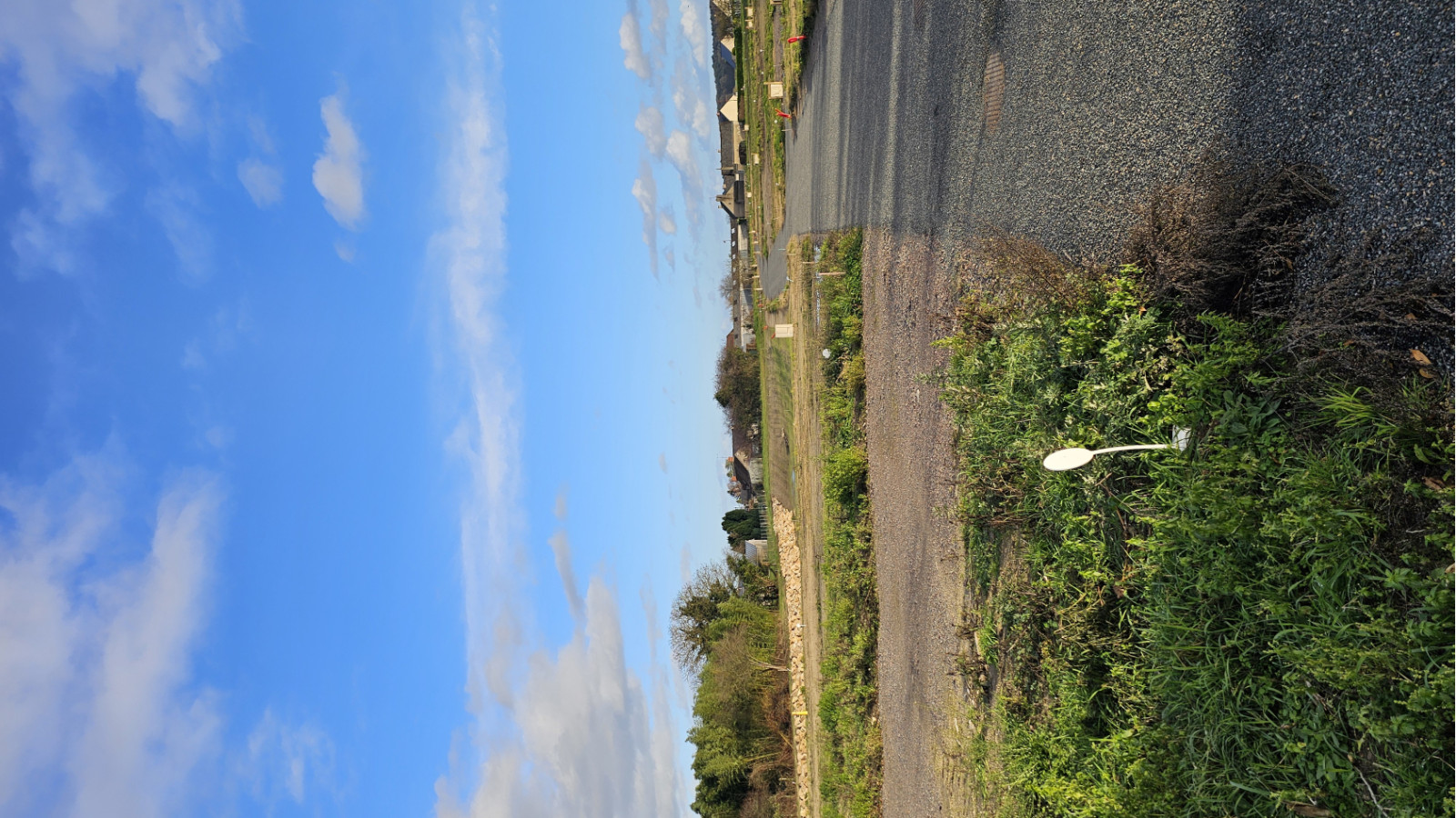 Terrain constructible de 287m2 à Vernantes