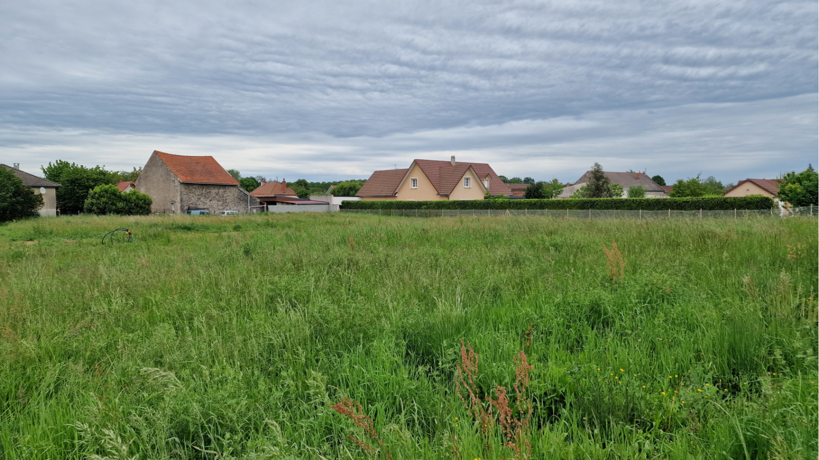 Terrain constructible de 592m2 à Bessey-lès-Cîteaux
