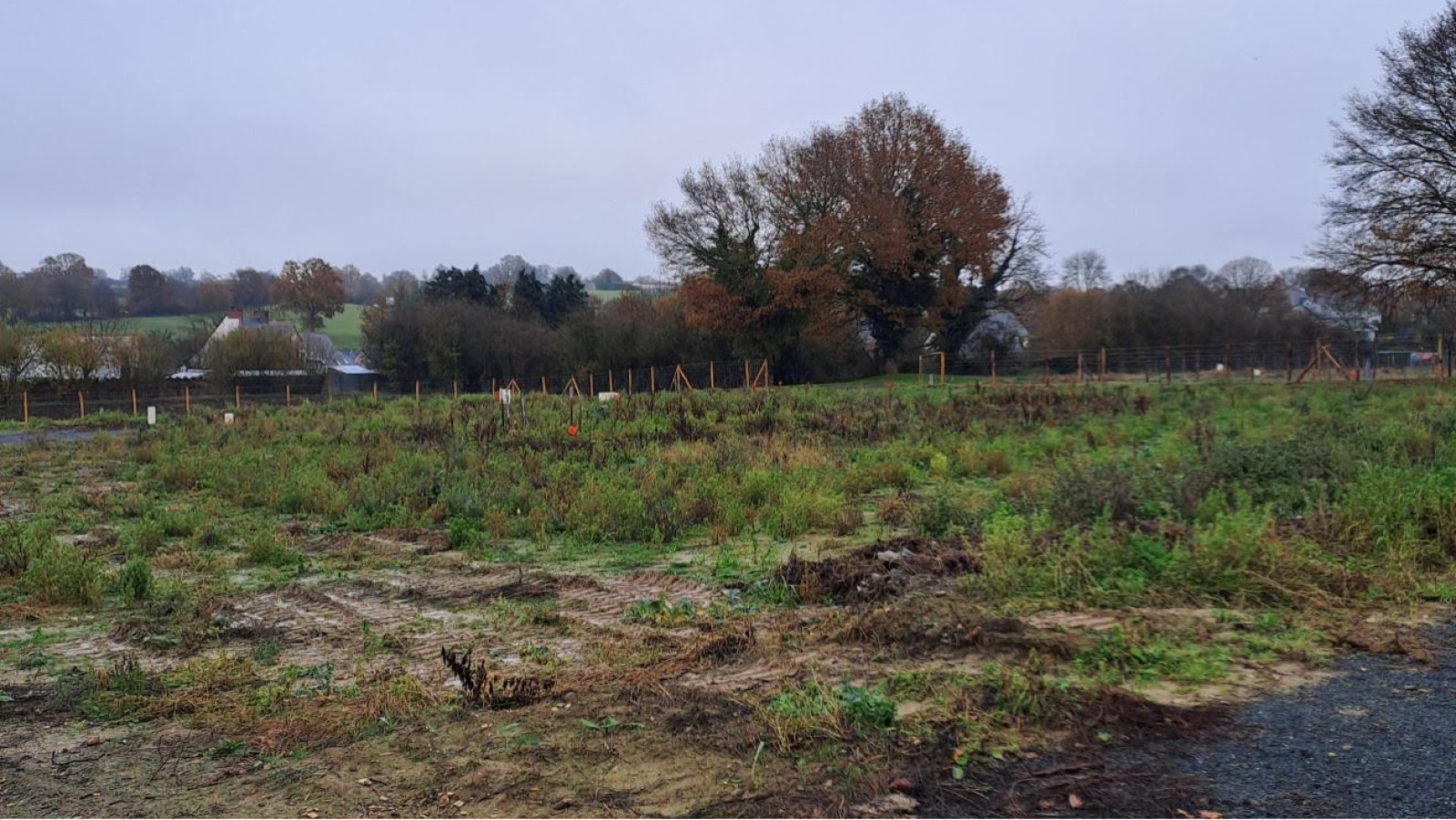 Terrain constructible de 331m2 à Segré-en-Anjou Bleu