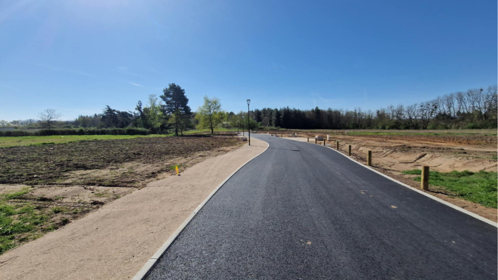 Terrain constructible de 678m2 à Briare