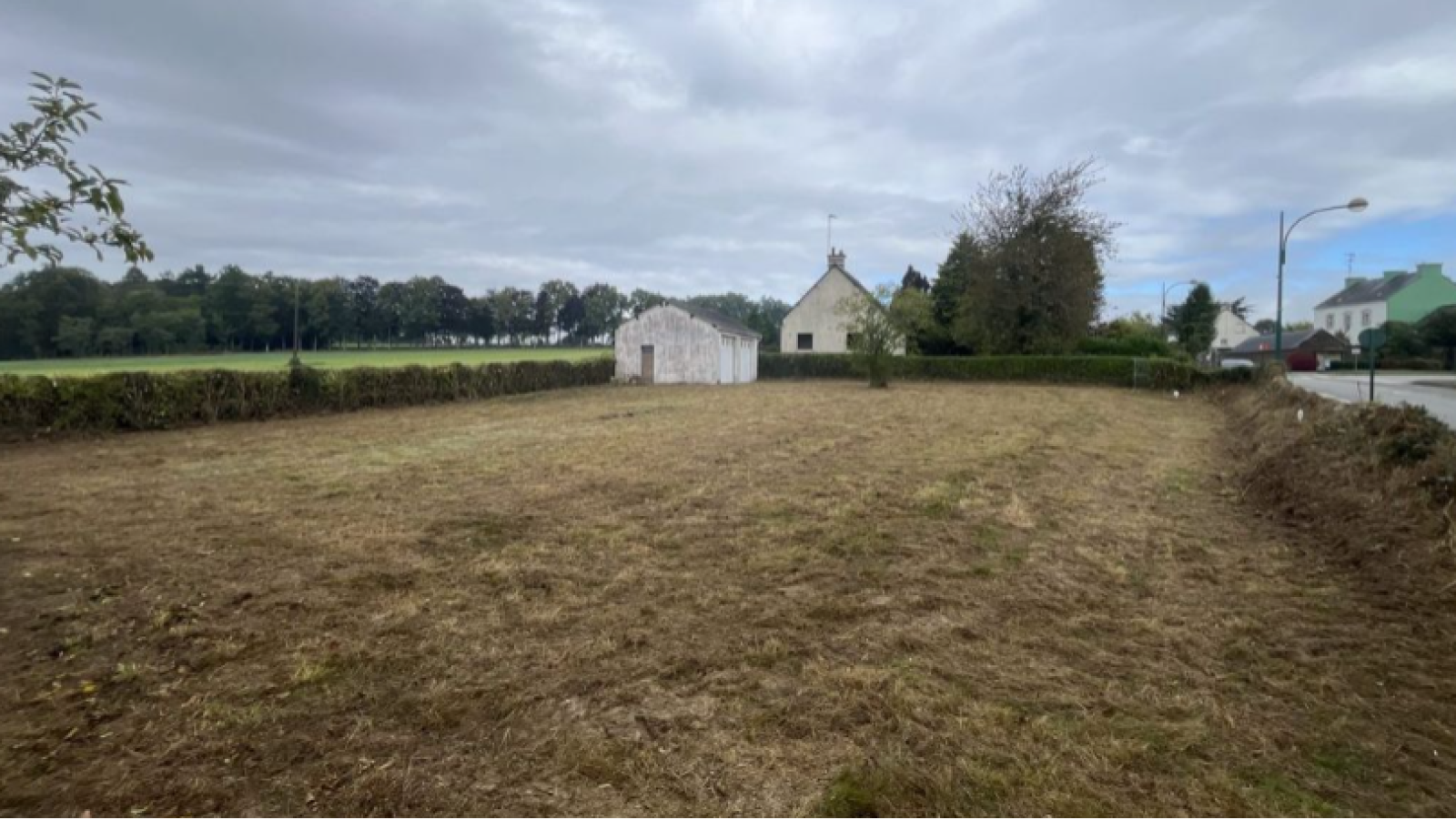 Terrain constructible de 550m2 à Saint-Jean-Brévelay