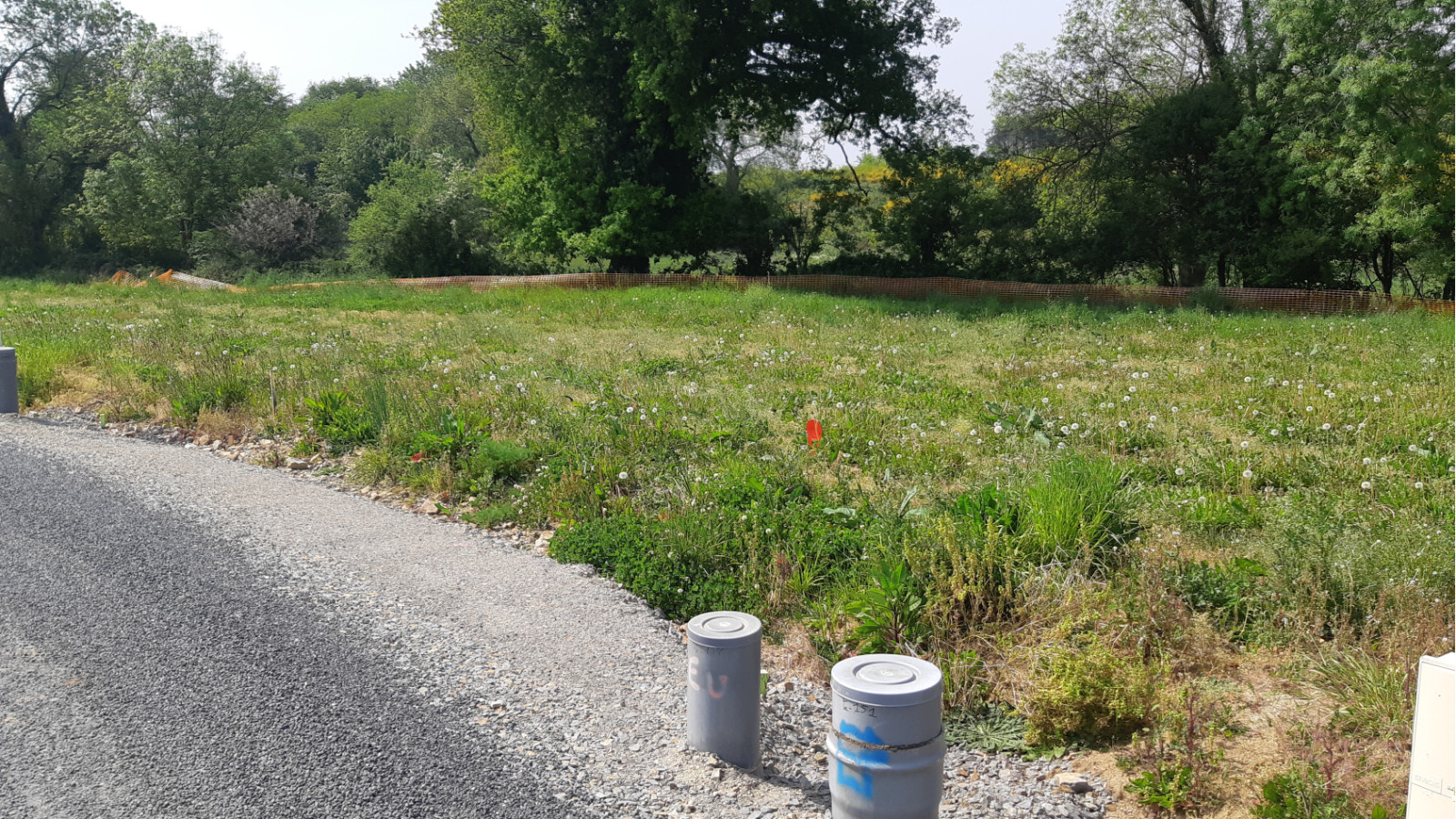 Terrain constructible de 450m2 à Baulon