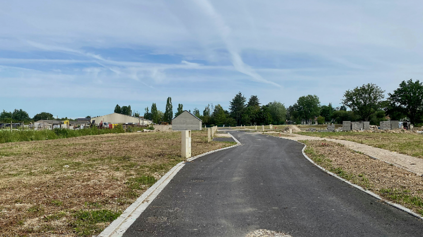 Terrain constructible de 393m2 à Puiseaux