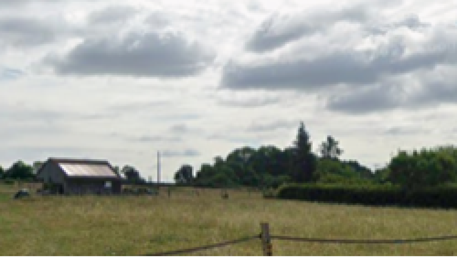 Terrain constructible de 1500m2 à Thoste