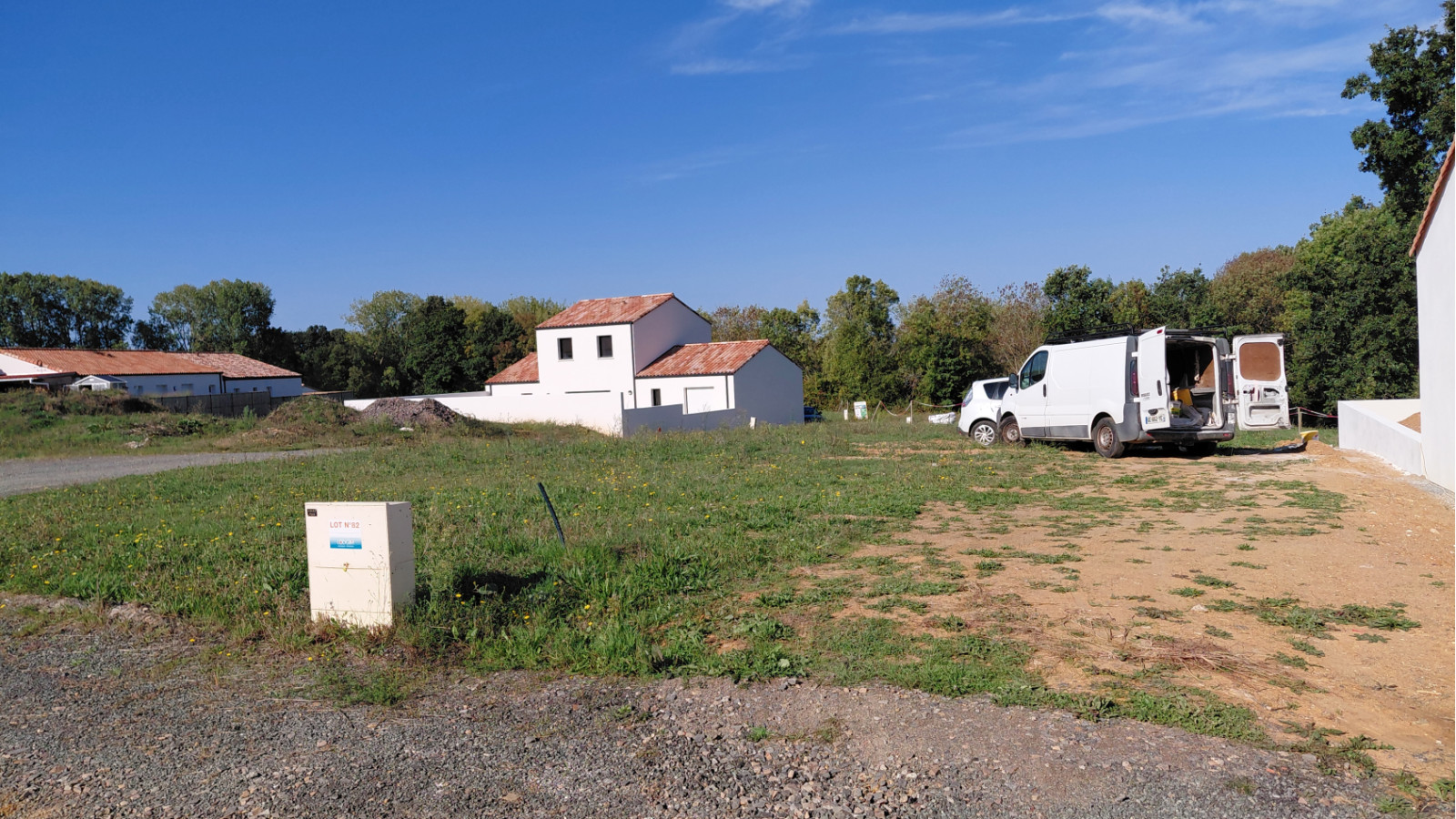 Terrain constructible de 370m2 à Saint-Mathurin