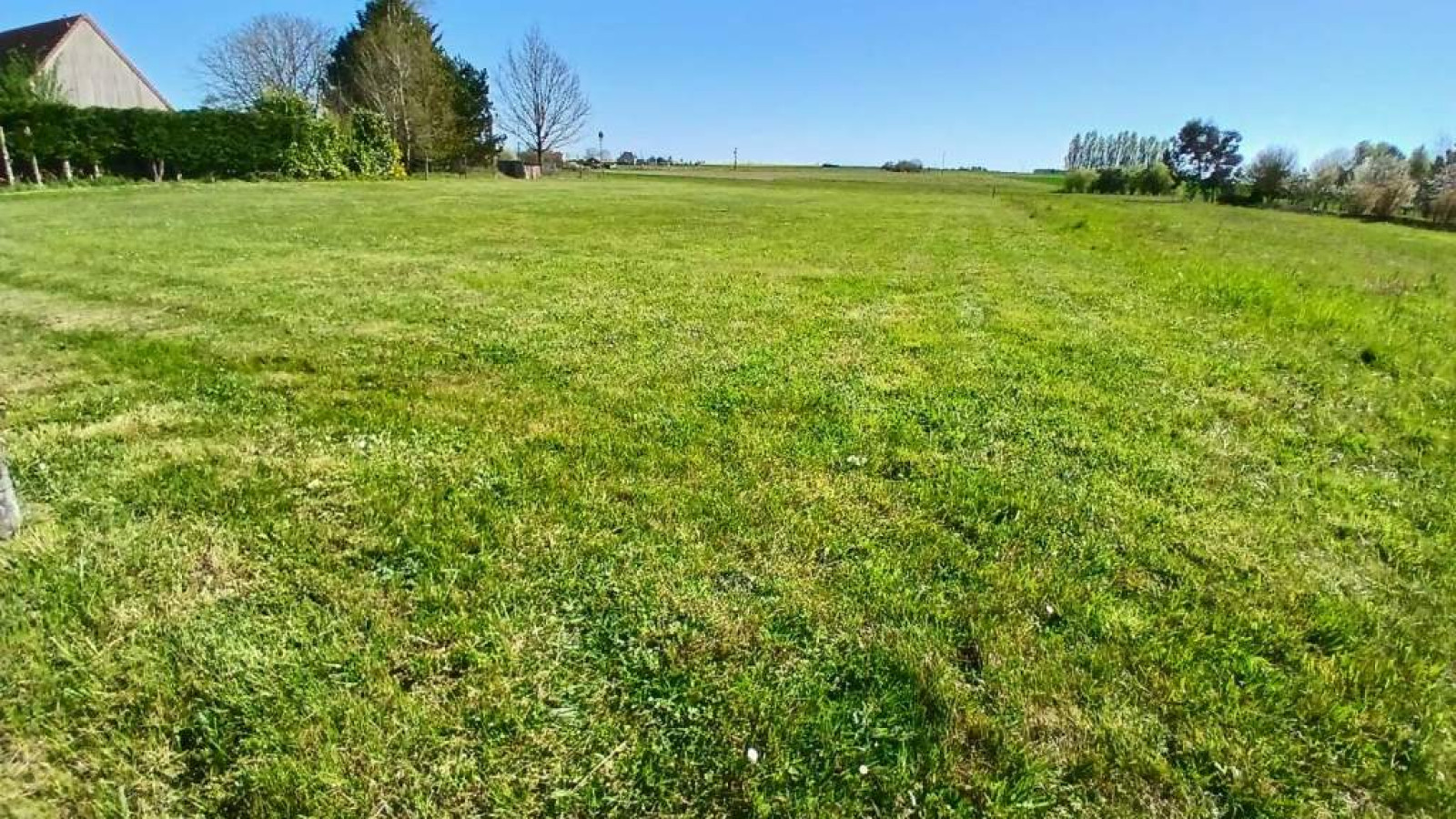 Terrain constructible de 763m2 à Dolus-le-Sec