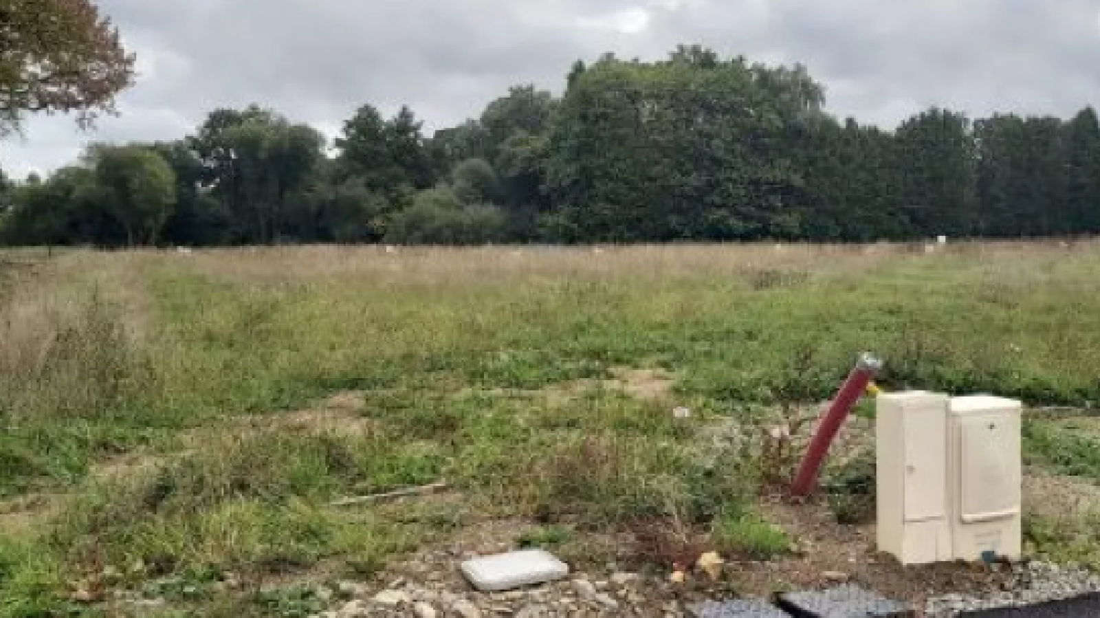 Terrain constructible de 850m2 à Gençay