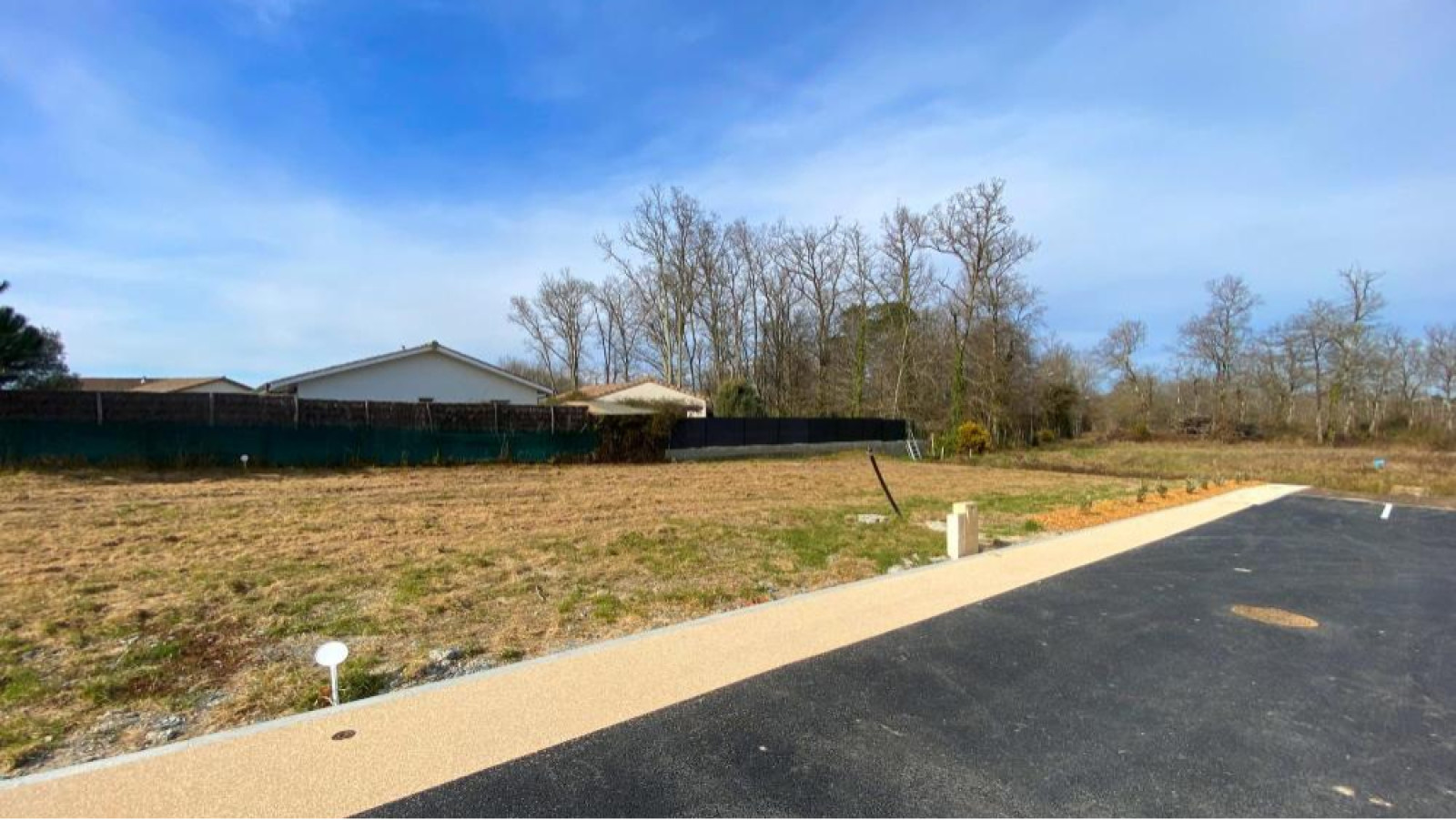 Terrain constructible de 577m2 à Madirac