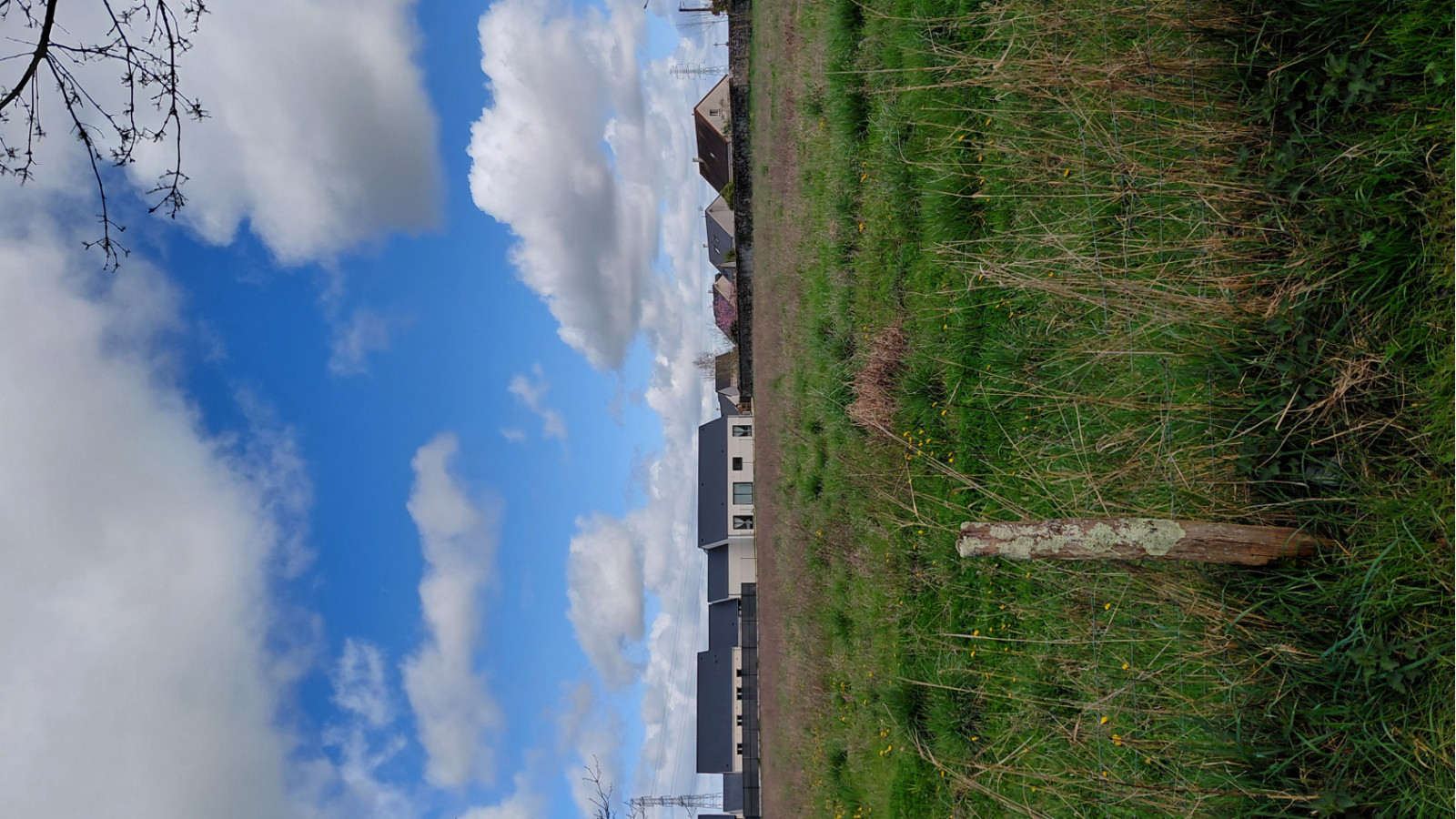 Terrain constructible de 402m2 à Druye