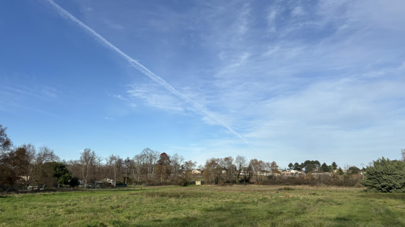 Terrain constructible de 316m2 à Abzac