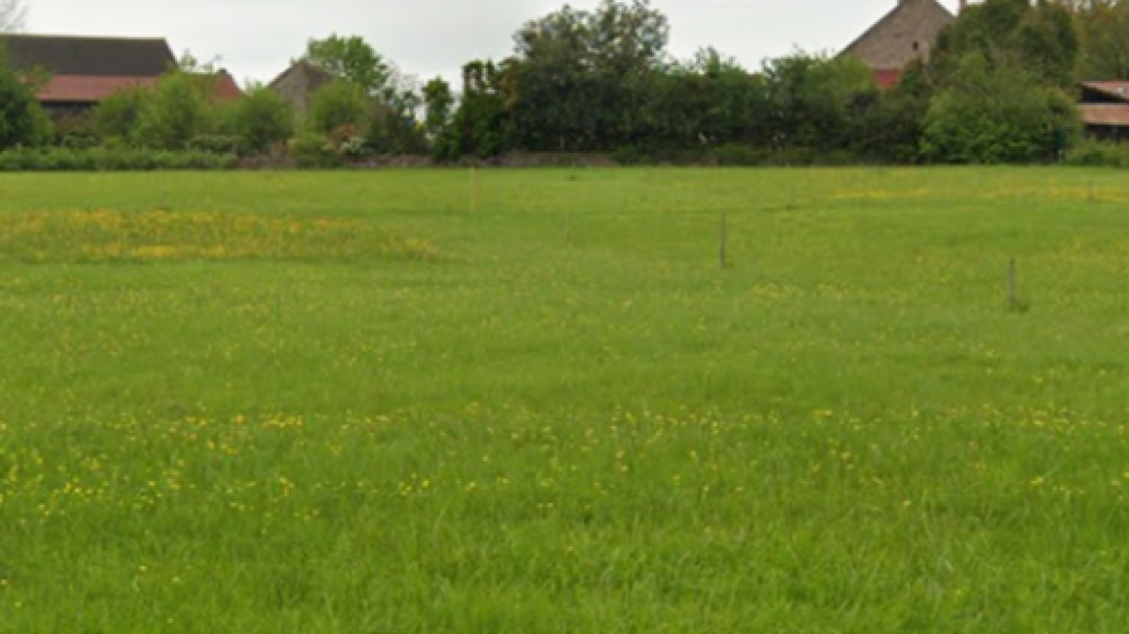Terrain constructible de 1100m2 à Avallon