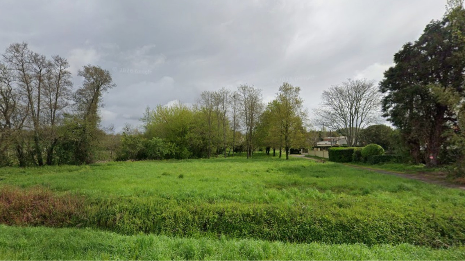 Terrain constructible de 949m2 à Verdelais