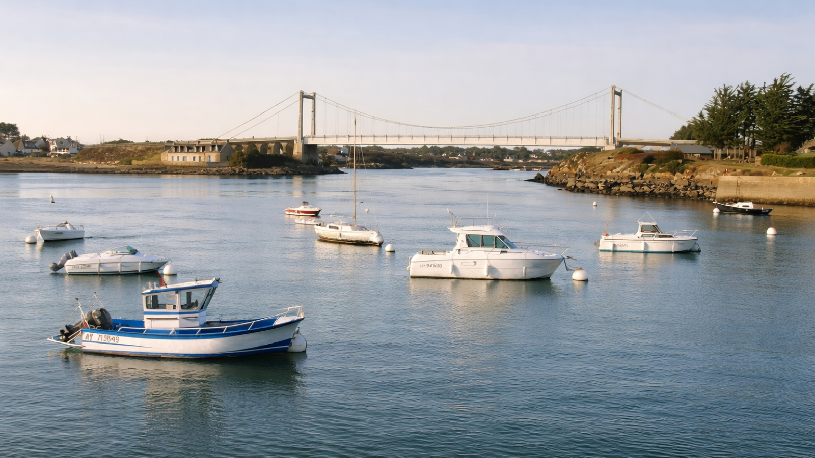 Terrain constructible de 260m2 à Plouhinec