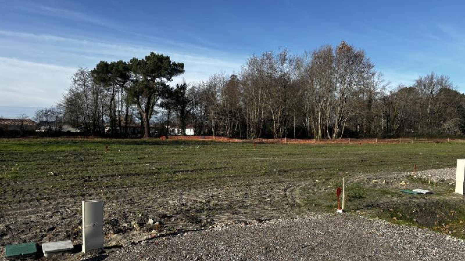 Terrain constructible de 820m2 à Margaux-Cantenac