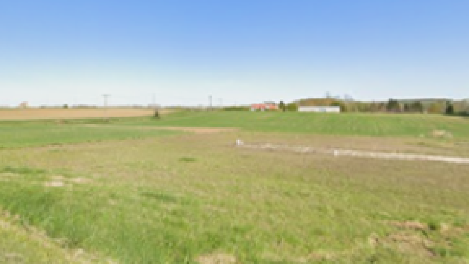 Terrain constructible de 566m2 à Valravillon