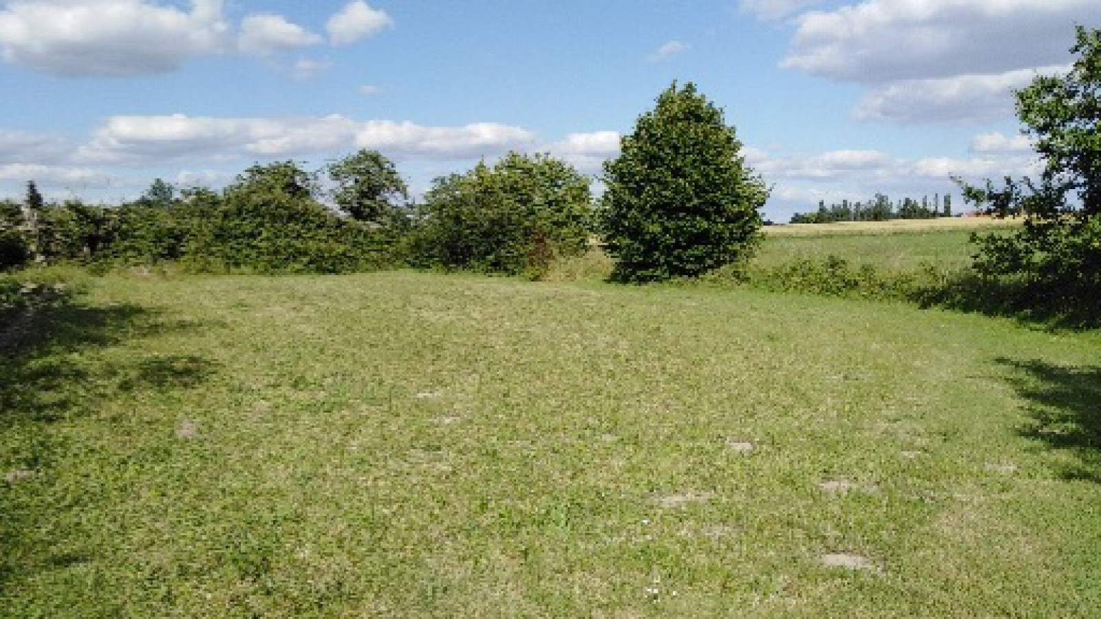 Terrain constructible de 1256m2 à Saint-Quentin-sur-Indrois