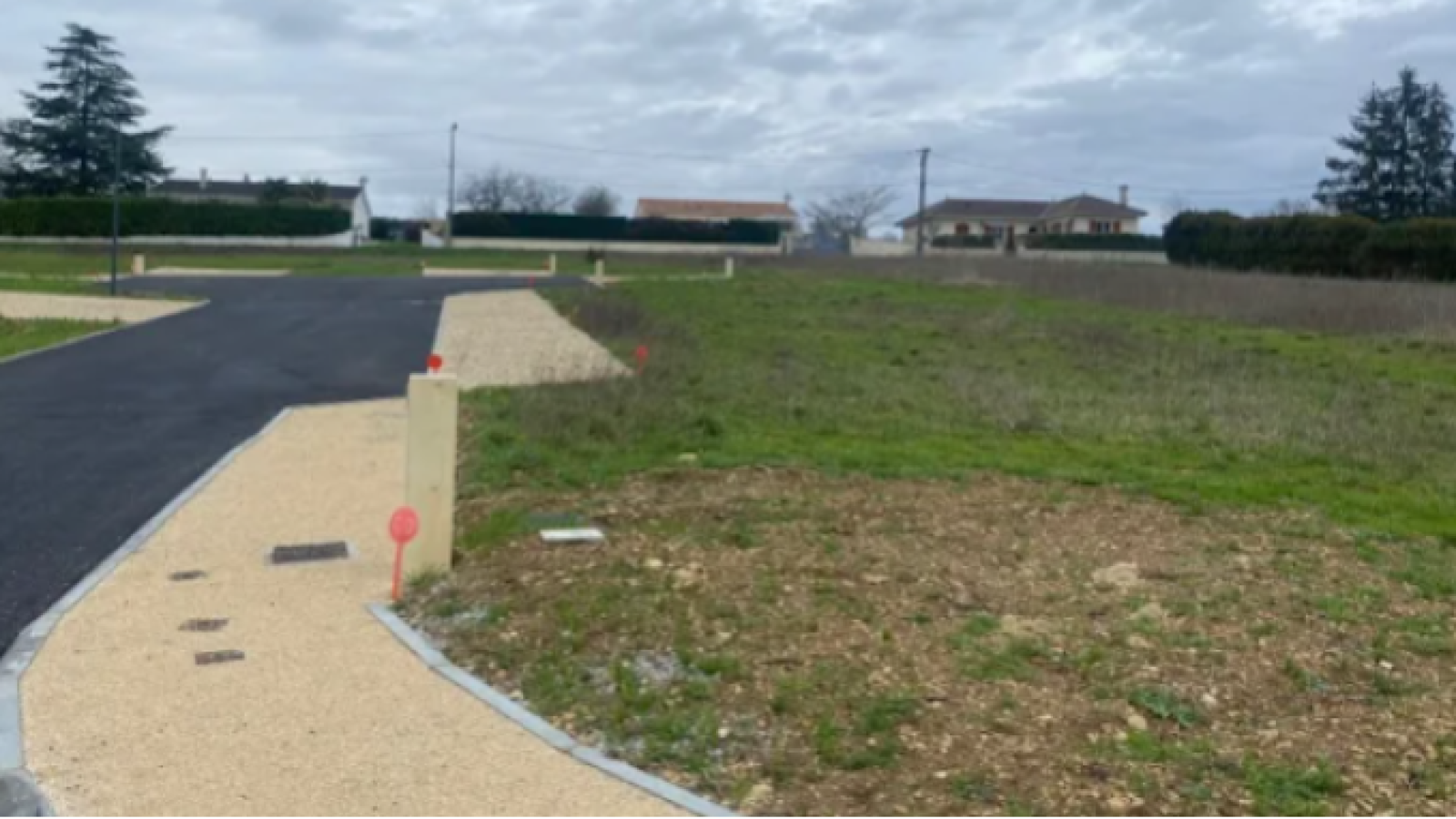 Terrain constructible de 630m2 à Rebréchien